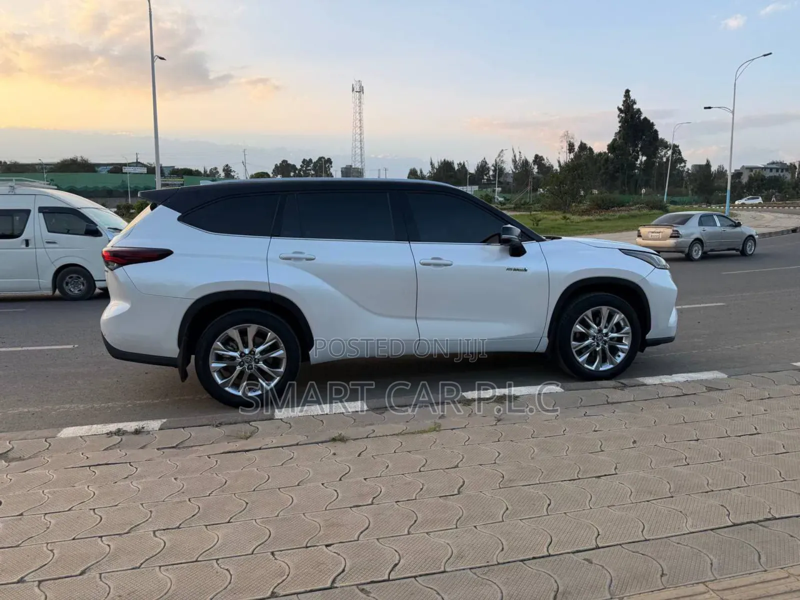 Toyota Highlander Hybrid Bronze Edition AWD 2023 White