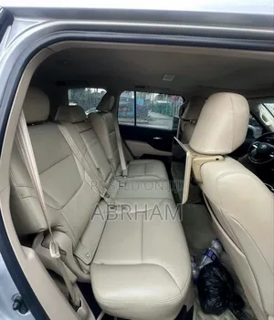 Toyota Land Cruiser 3.3 Diesel 4WD 2022 Silver