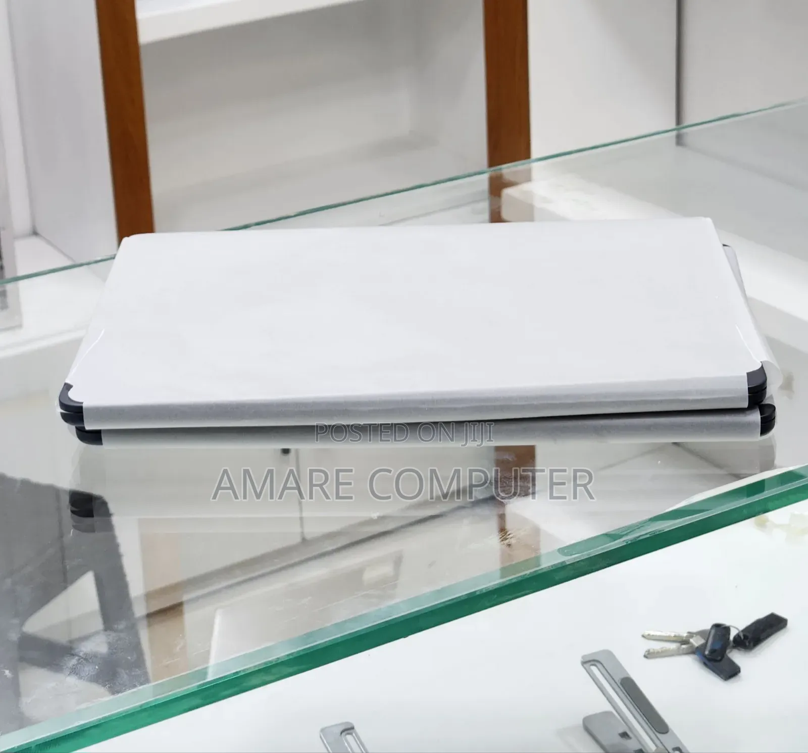 New Laptop Apple MacBook 16GB Apple M4 SSD 256GB