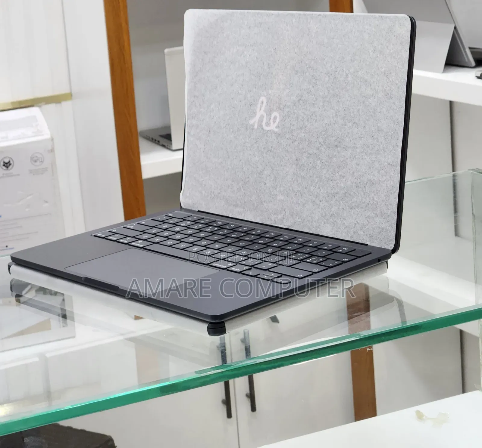 New Laptop Apple MacBook 16GB Apple M4 SSD 256GB