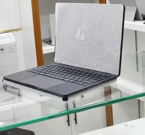 New Laptop Apple MacBook 16GB Apple M4 SSD 256GB