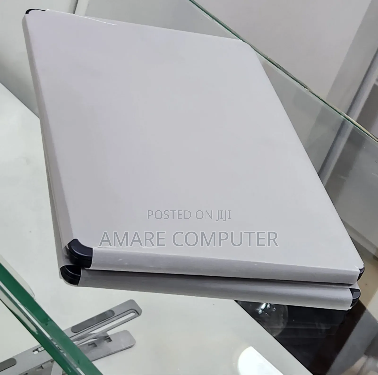 New Laptop Apple MacBook 16GB Apple M4 SSD 256GB