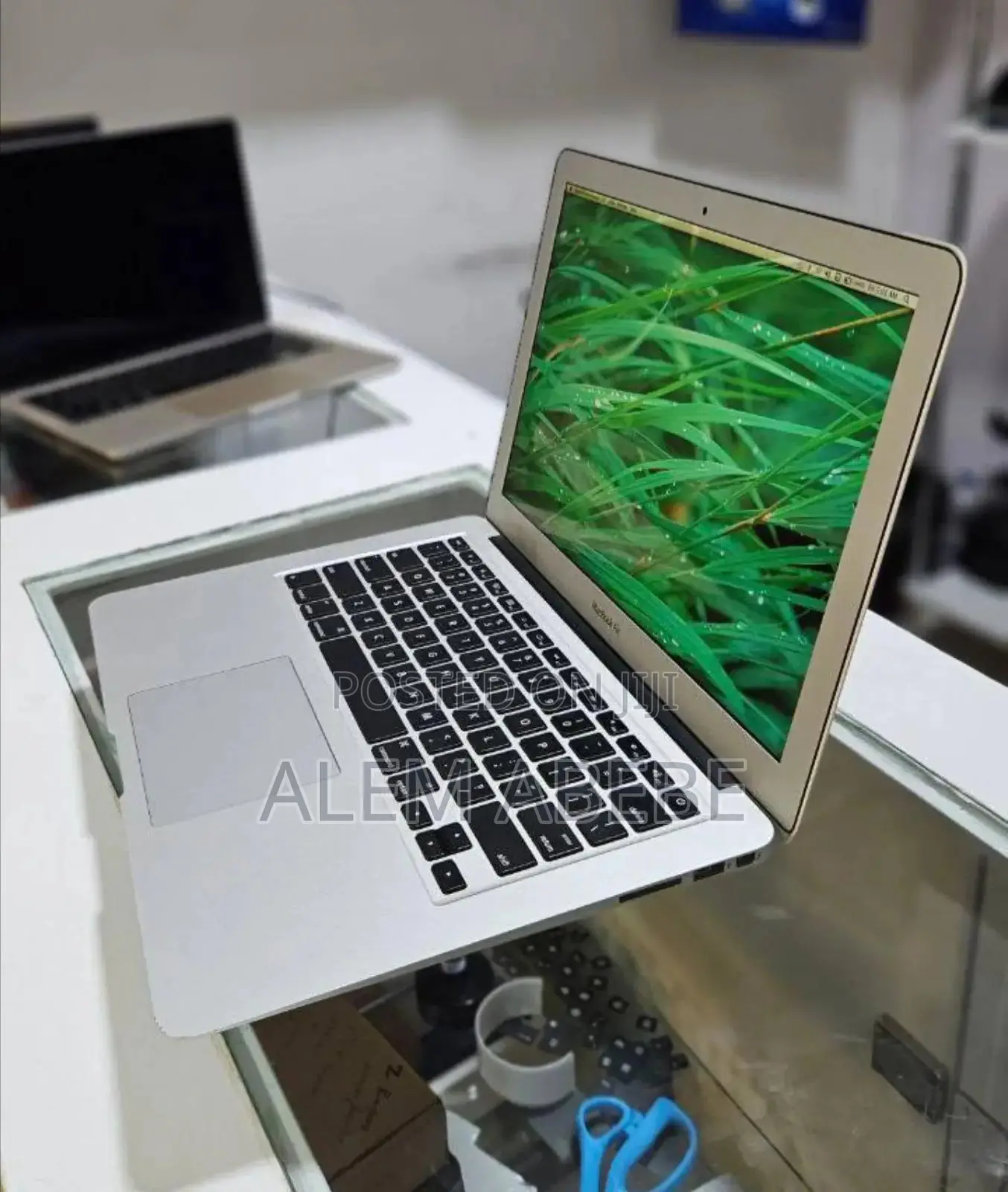 New Laptop Apple MacBook Air 2015 8GB Intel Core I5 SSD 256GB