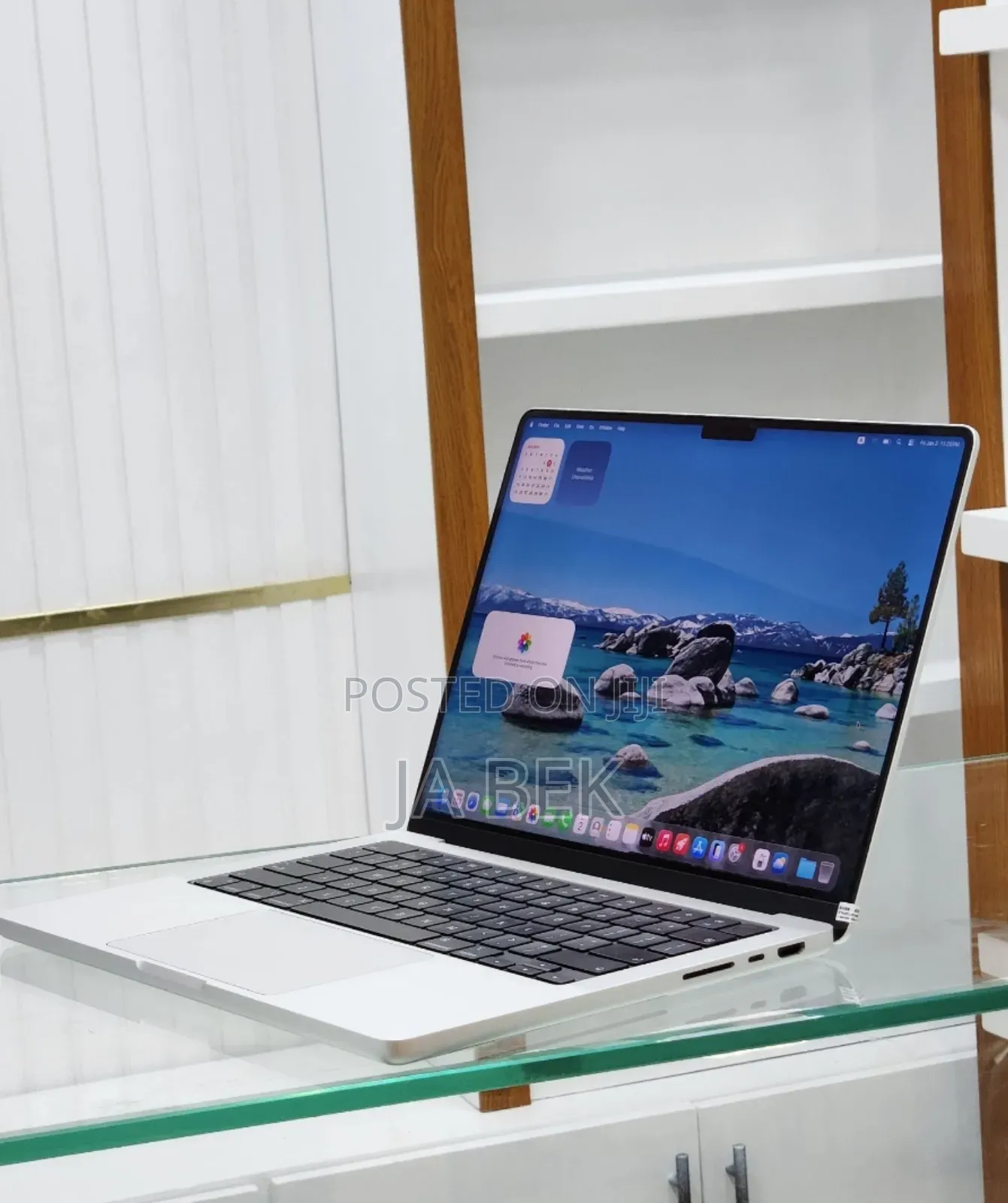 New Apple MacBook Pro 2023 M3 14-Inch 18GB Apple M3 Pro SSD 512GB