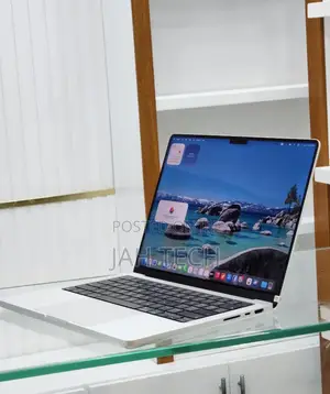 New Apple MacBook Pro 2023 M3 14-Inch 18GB Apple M3 Pro SSD 512GB