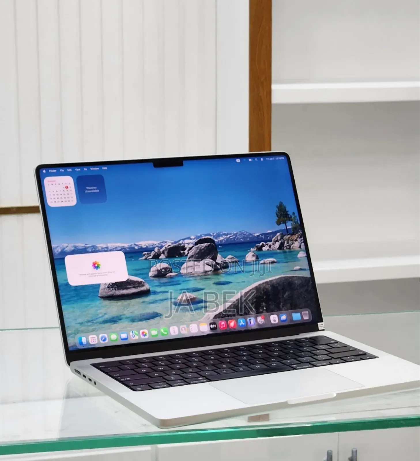 New Apple MacBook Pro 2023 M3 14-Inch 18GB Apple M3 Pro SSD 512GB