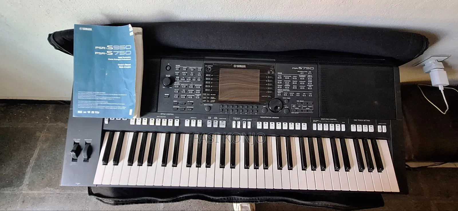 Yamaha PSR-S750
