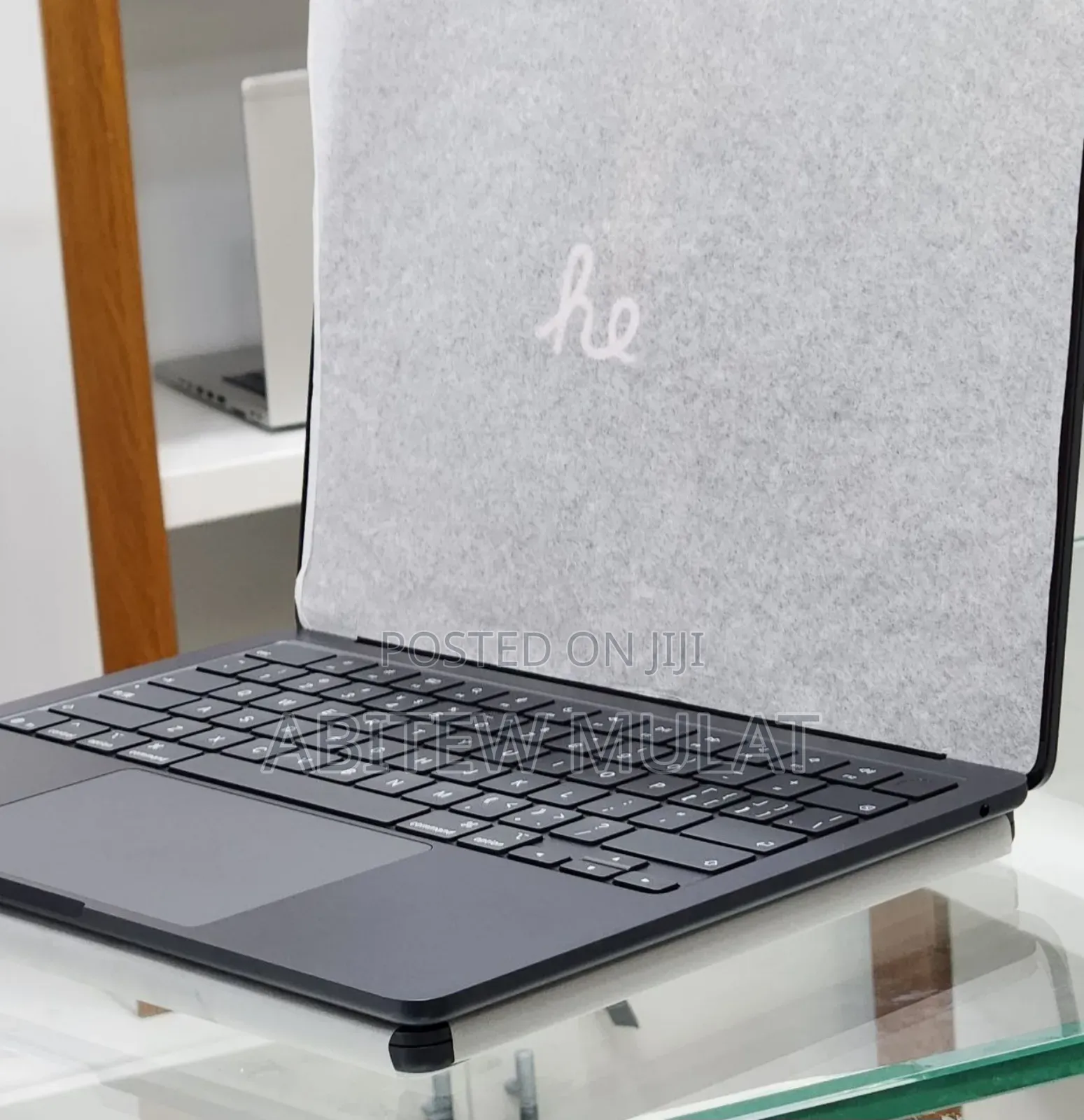 New Laptop Apple MacBook Air 2025 M4 13-Inch 16GB Apple M4 SSD 256GB