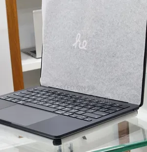 New Laptop Apple MacBook Air 2025 M4 13-Inch 16GB Apple M4 SSD 256GB