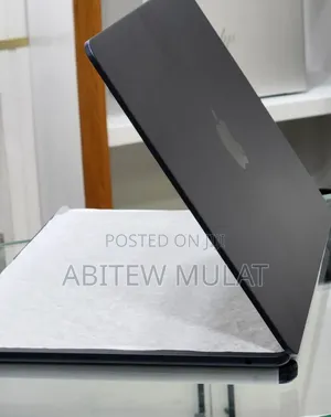 New Laptop Apple MacBook Air 2025 M4 13-Inch 16GB Apple M4 SSD 256GB