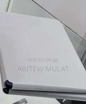 New Laptop Apple MacBook Air 2025 M4 13-Inch 16GB Apple M4 SSD 256GB