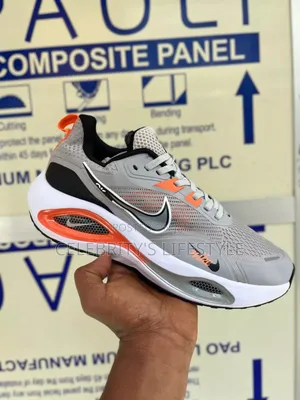 Nike Zoom // Free Delivery