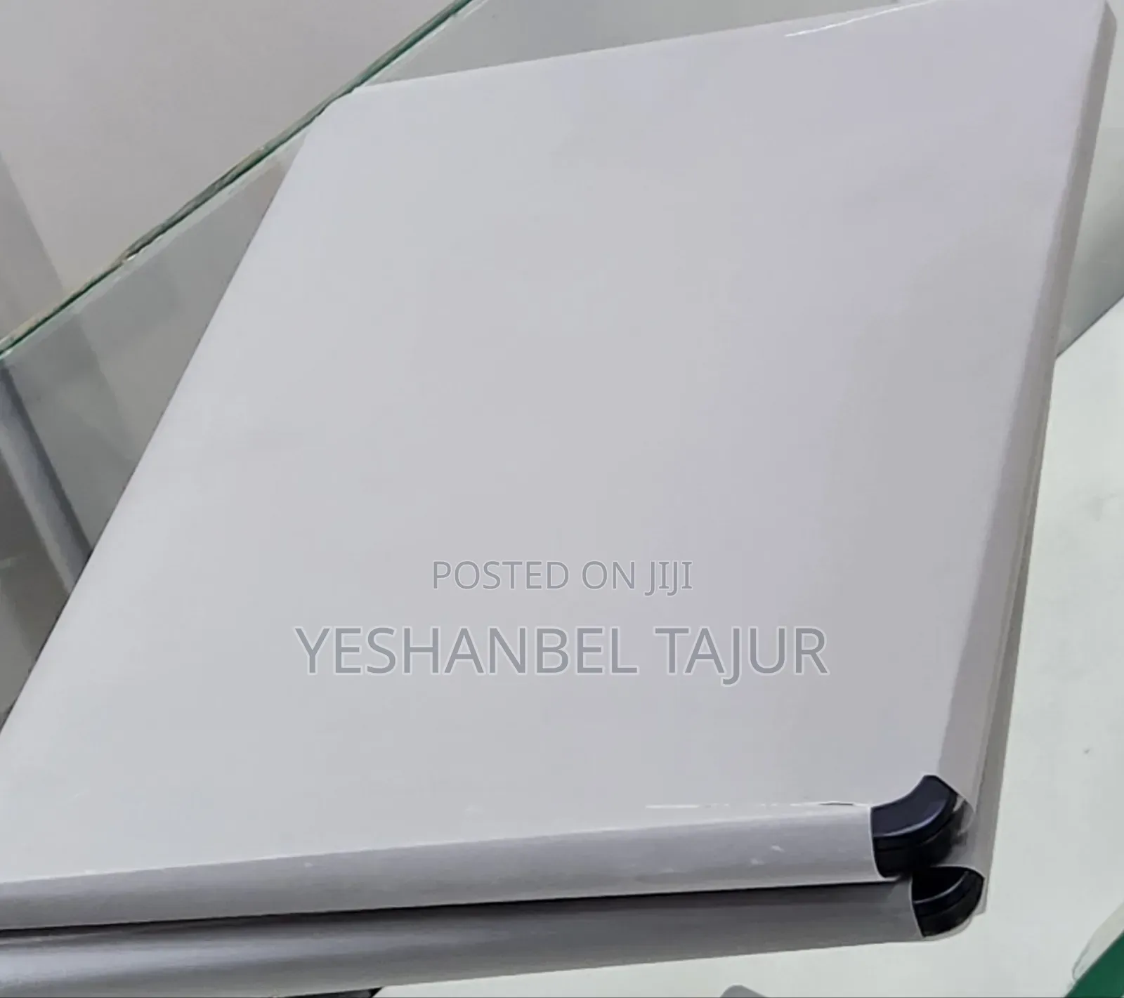 New Apple MacBook Air 2025 M4 13-Inch 16GB Apple M4 Max SSD 256GB