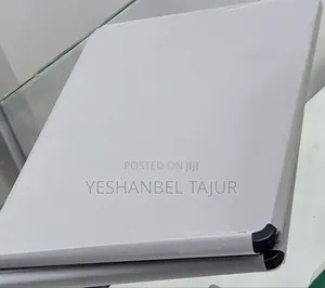 New Apple MacBook Air 2025 M4 13-Inch 16GB Apple M4 Max SSD 256GB