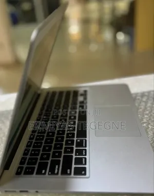 New Laptop Apple MacBook 4GB Intel Core I5 SSD 256GB