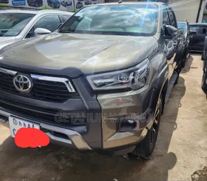 Toyota Hilux 2021 Gray