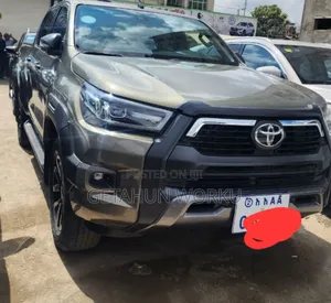 Toyota Hilux 2021 Gray