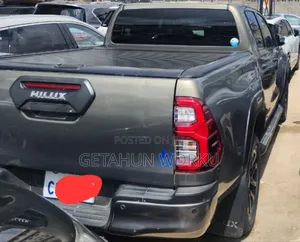 Toyota Hilux 2021 Gray