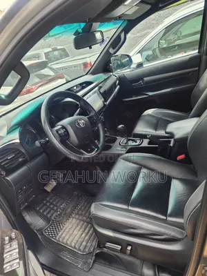 Toyota Hilux 2021 Gray