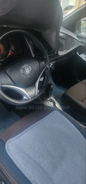 Toyota Yaris 2016 Gray