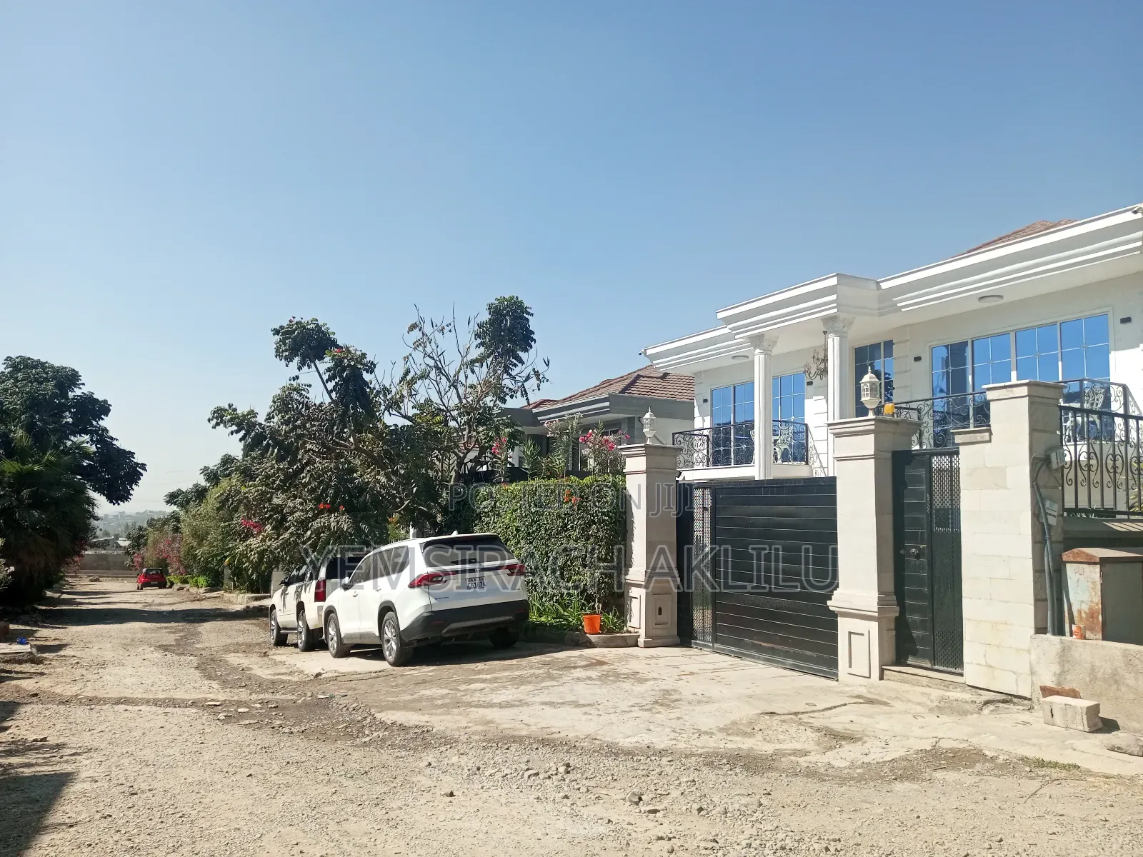 6bdrm Villa in Metro, Bole for sale