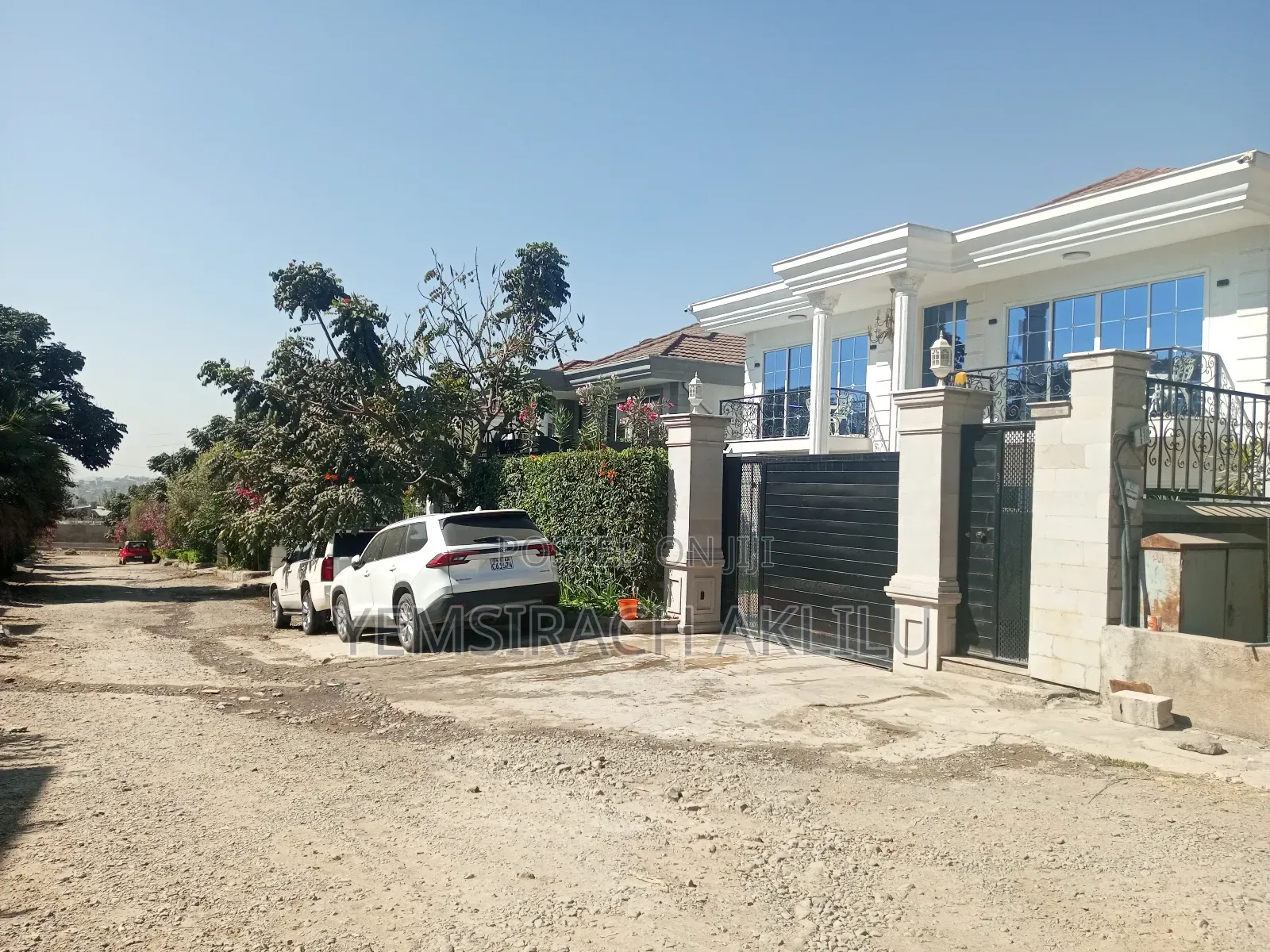 6bdrm Villa in Metro, Bole for sale