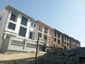 5bdrm Townhouse/Terrace In Metro, Bole For Sale