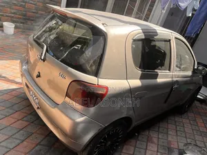 Toyota Vitz 1.3 FWD 5dr 2001 Gray