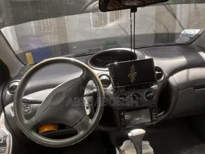 Toyota Vitz 1.3 FWD 5dr 2001 Gray