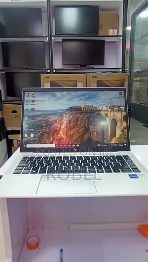 New Laptop HP EliteBook 840 16GB Intel Core 7 SSD 512GB