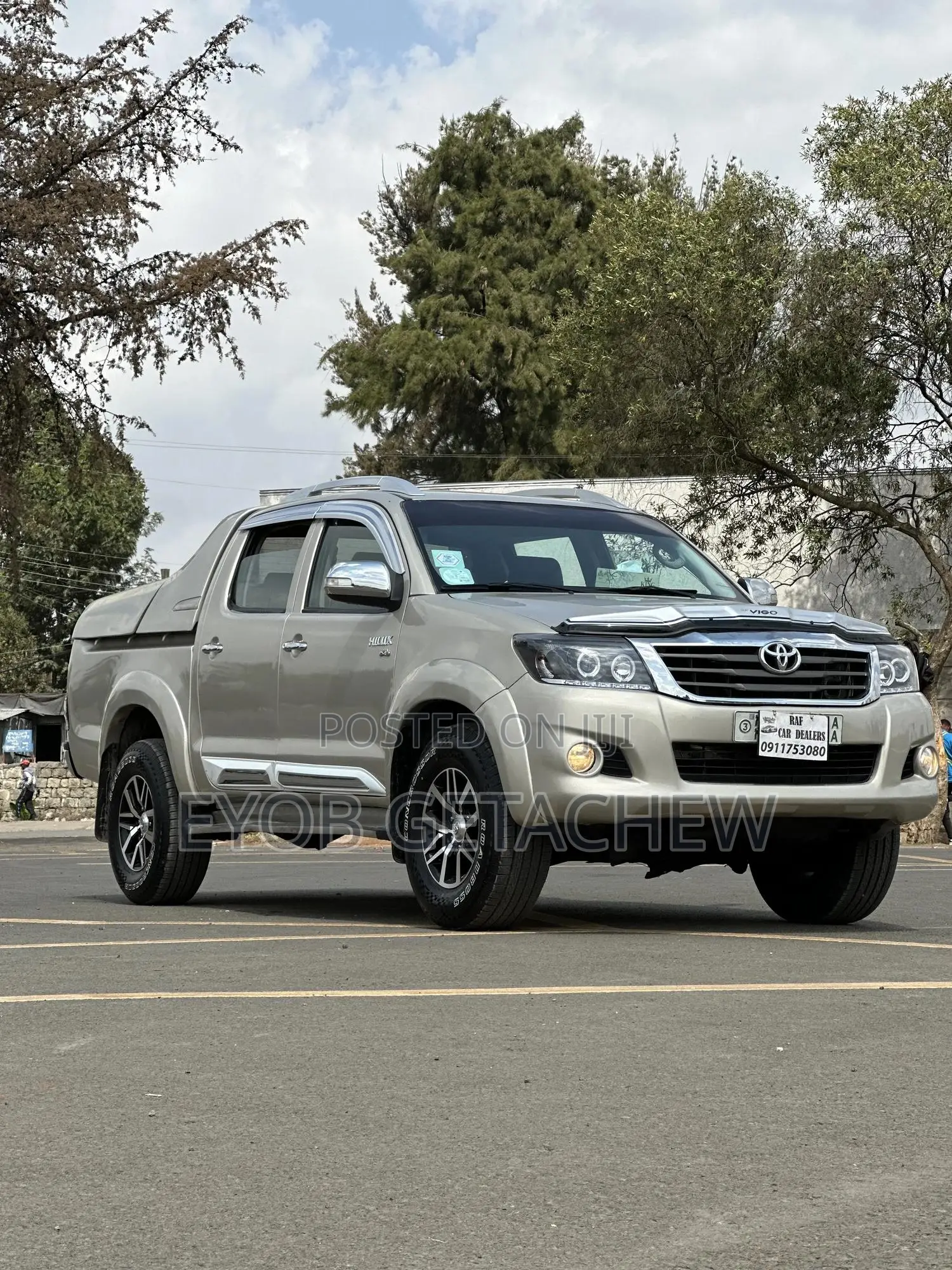 Toyota Hilux 2015 Gold