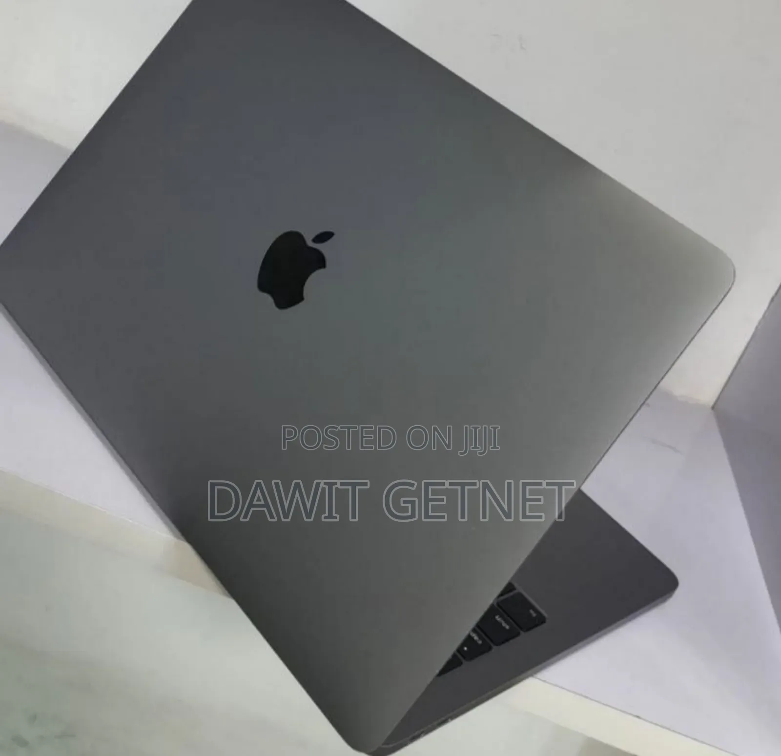 New Laptop Apple MacBook Pro 2019 8GB Intel Core I5 SSD 256GB