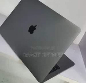 New Laptop Apple MacBook Pro 2019 8GB Intel Core I5 SSD 256GB