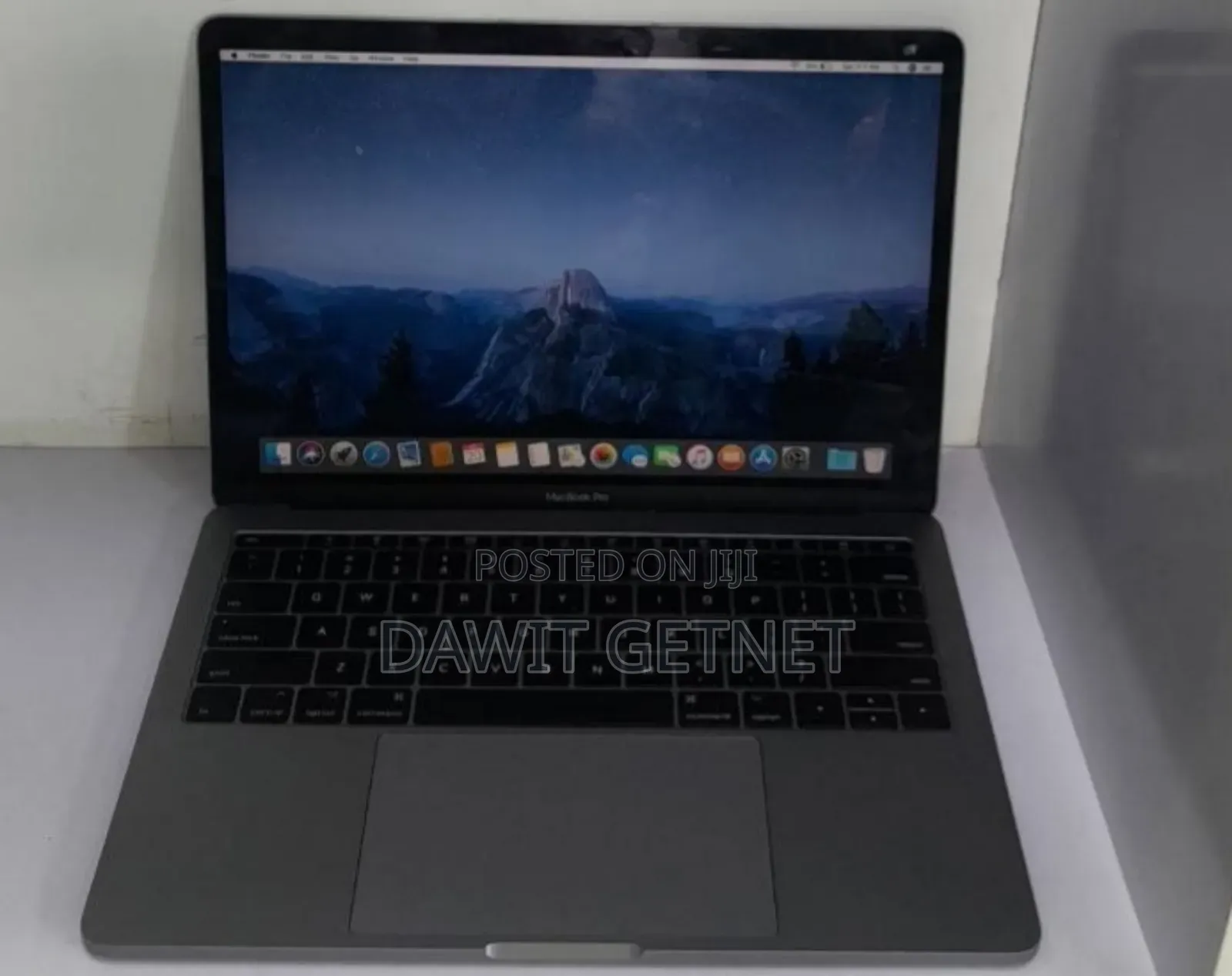 New Laptop Apple MacBook Pro 2019 8GB Intel Core I5 SSD 256GB