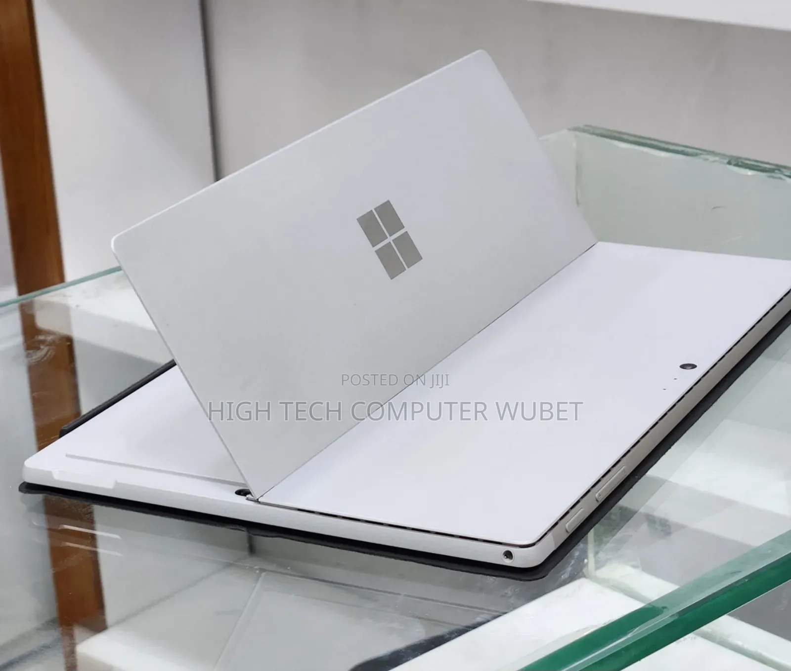 New Laptop Microsoft Surface 8GB Intel Core I7 SSD 256GB