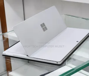 New Laptop Microsoft Surface 8GB Intel Core I7 SSD 256GB