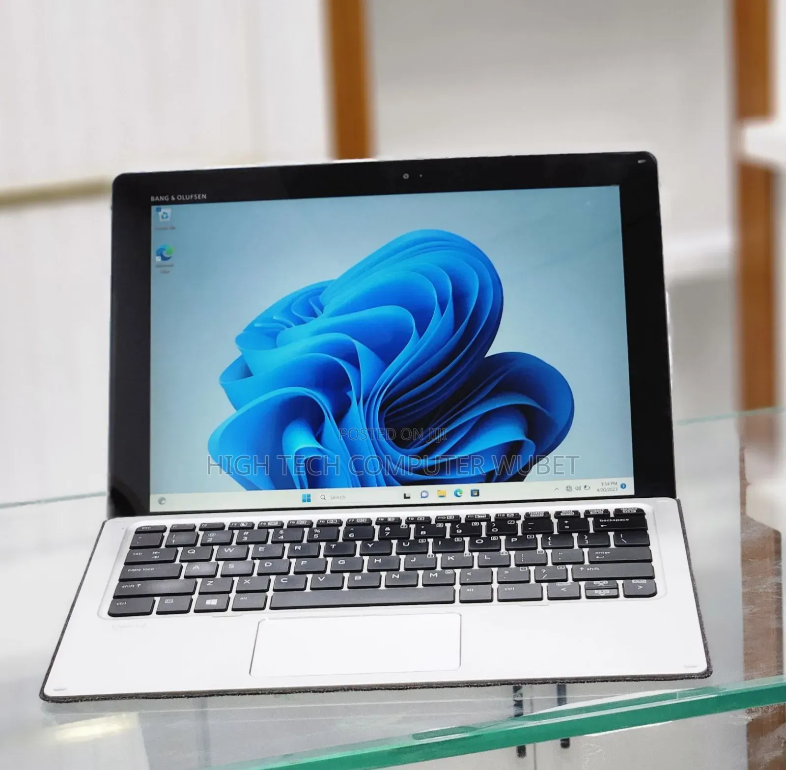 New Laptop HP X2 210 G2 8GB Intel Core I5 SSD 256GB