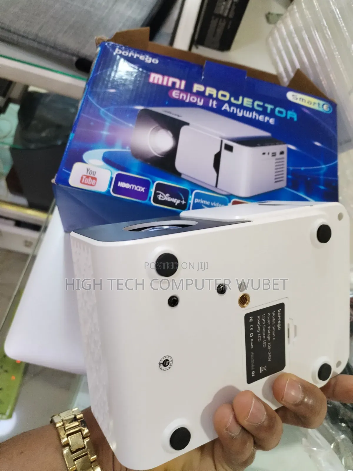 Borrego T6 Ultra Hd Android Projector • Projection Size: Abou