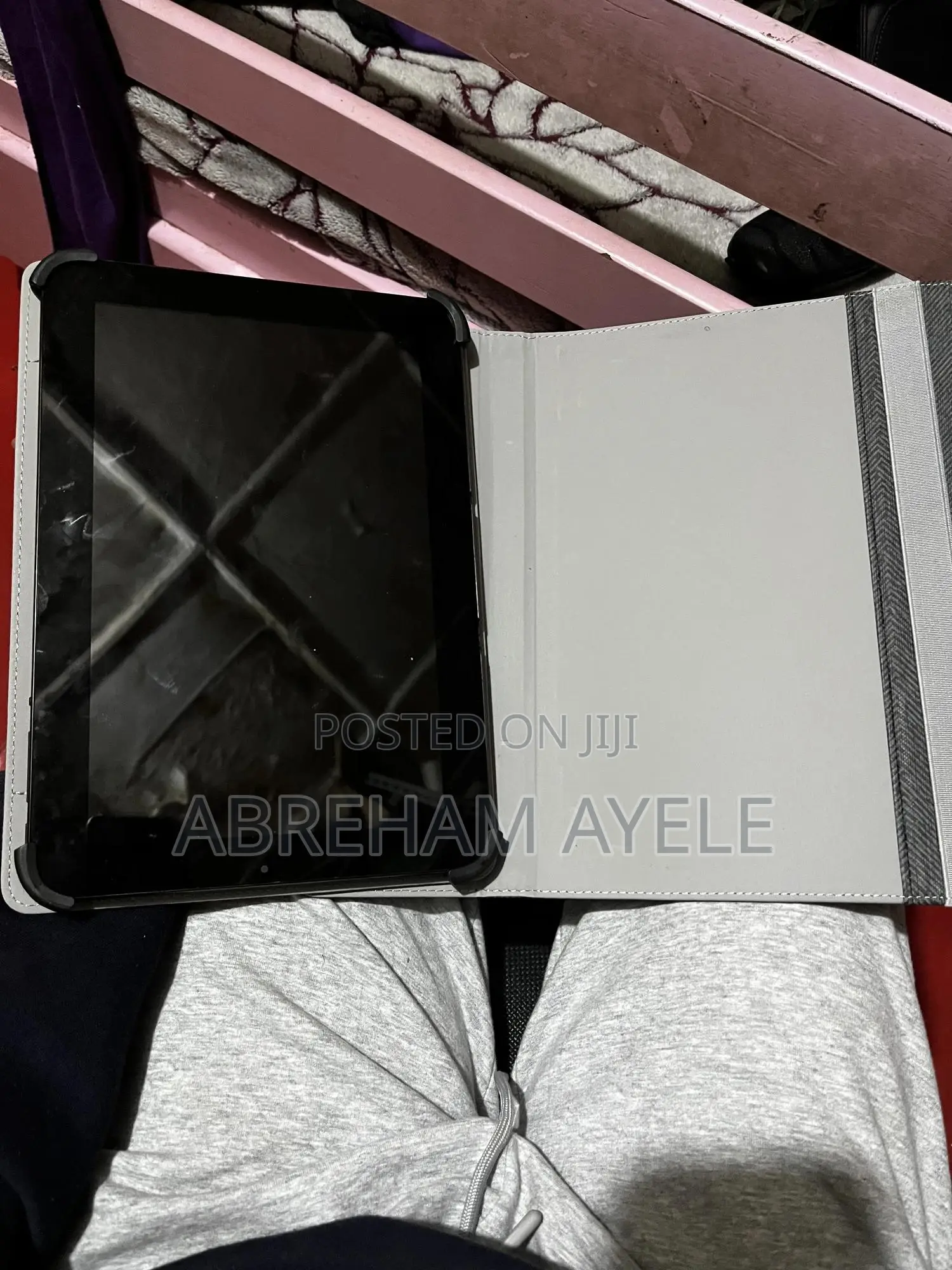 Universal 10-Inch Rotating Tablet Case - Fits Samsung, Huawei, iPad