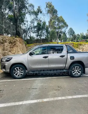 Toyota Hilux 2.4 Diesel 2020 Gold