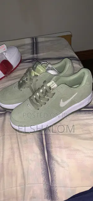 Brand New Nike Air Force 1 - White/Green