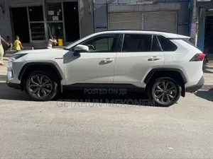 Toyota RAV4 2023 White