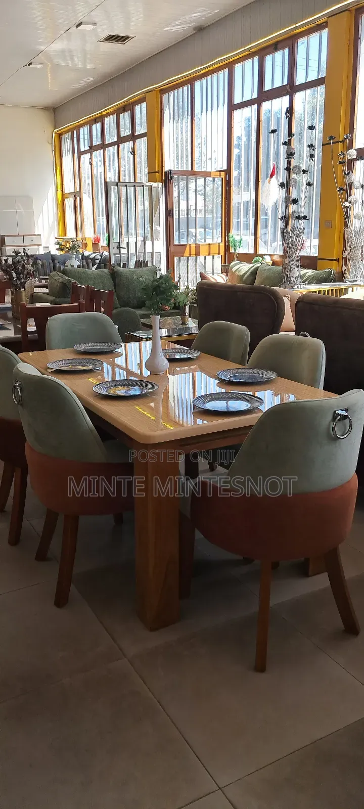 እብድ እብድ ያሉ Dining Tableዎችን ሲፈልጉ Hello ይበሉን እንደቤተሰብ ሰርተን እንደቤተሰብ ይወስዳሉ