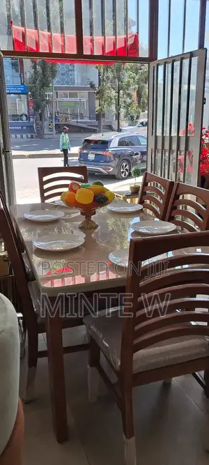 እብድ እብድ ያሉ Dining Tableዎችን ሲፈልጉ Hello ይበሉን እንደቤተሰብ ሰርተን እንደቤተሰብ ይወስዳሉ