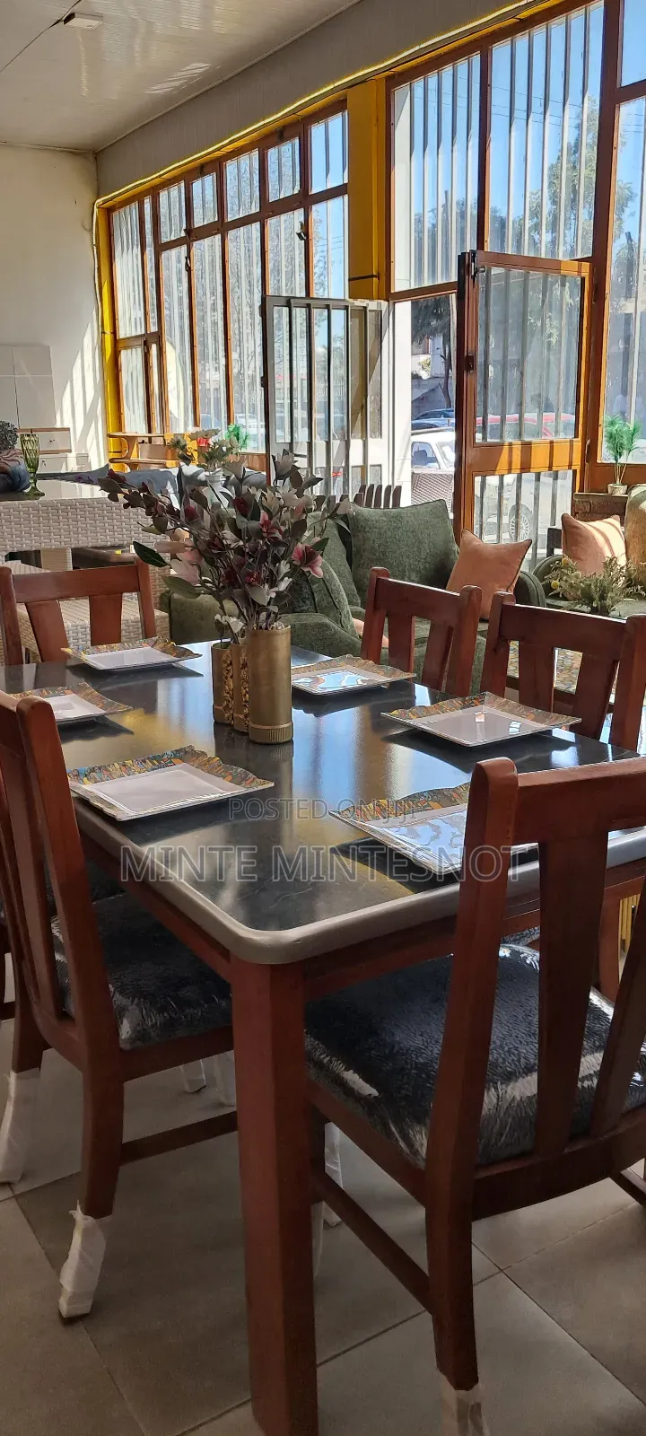 እብድ እብድ ያሉ Dining Tableዎችን ሲፈልጉ Hello ይበሉን እንደቤተሰብ ሰርተን እንደቤተሰብ ይወስዳሉ