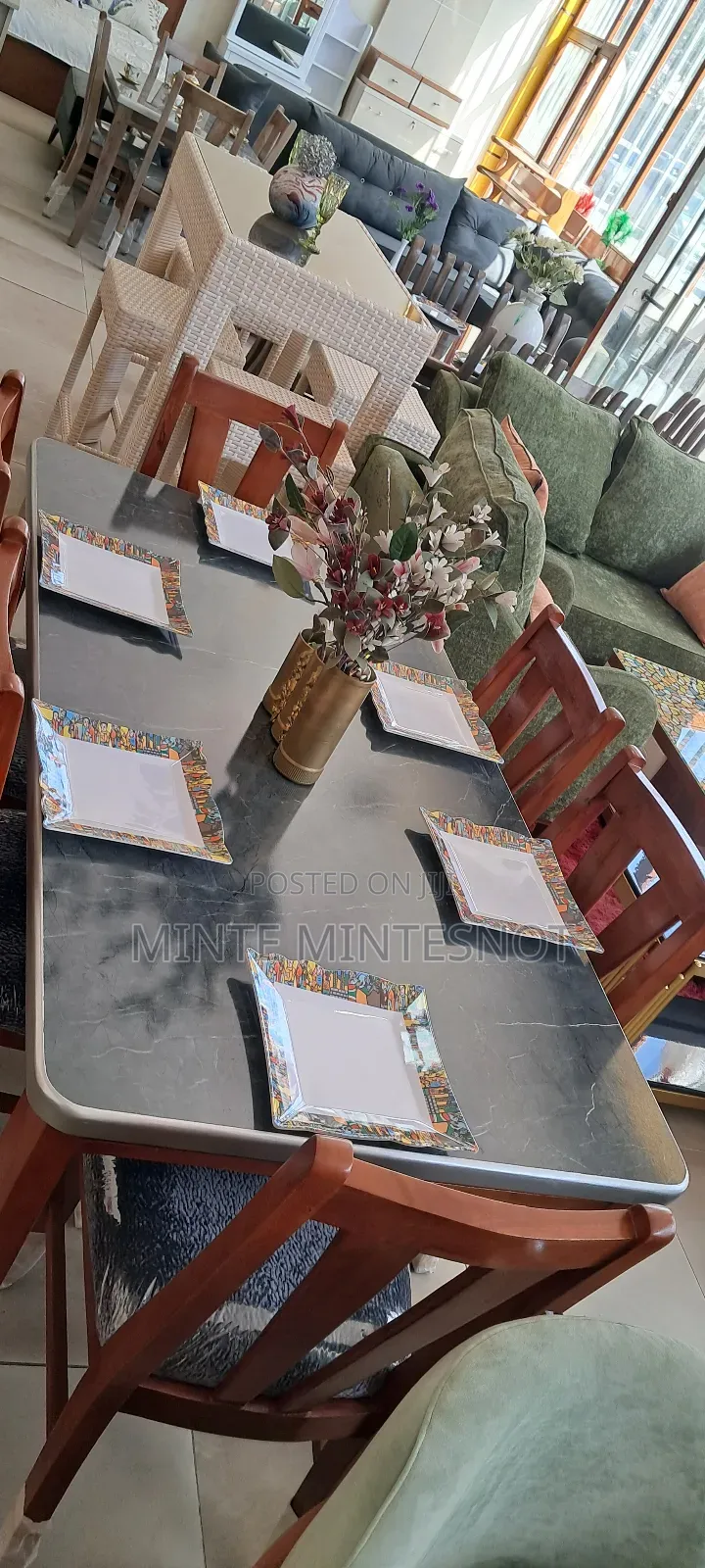 እብድ እብድ ያሉ Dining Tableዎችን ሲፈልጉ Hello ይበሉን እንደቤተሰብ ሰርተን እንደቤተሰብ ይወስዳሉ