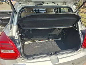 Suzuki Swift 2022 Silver