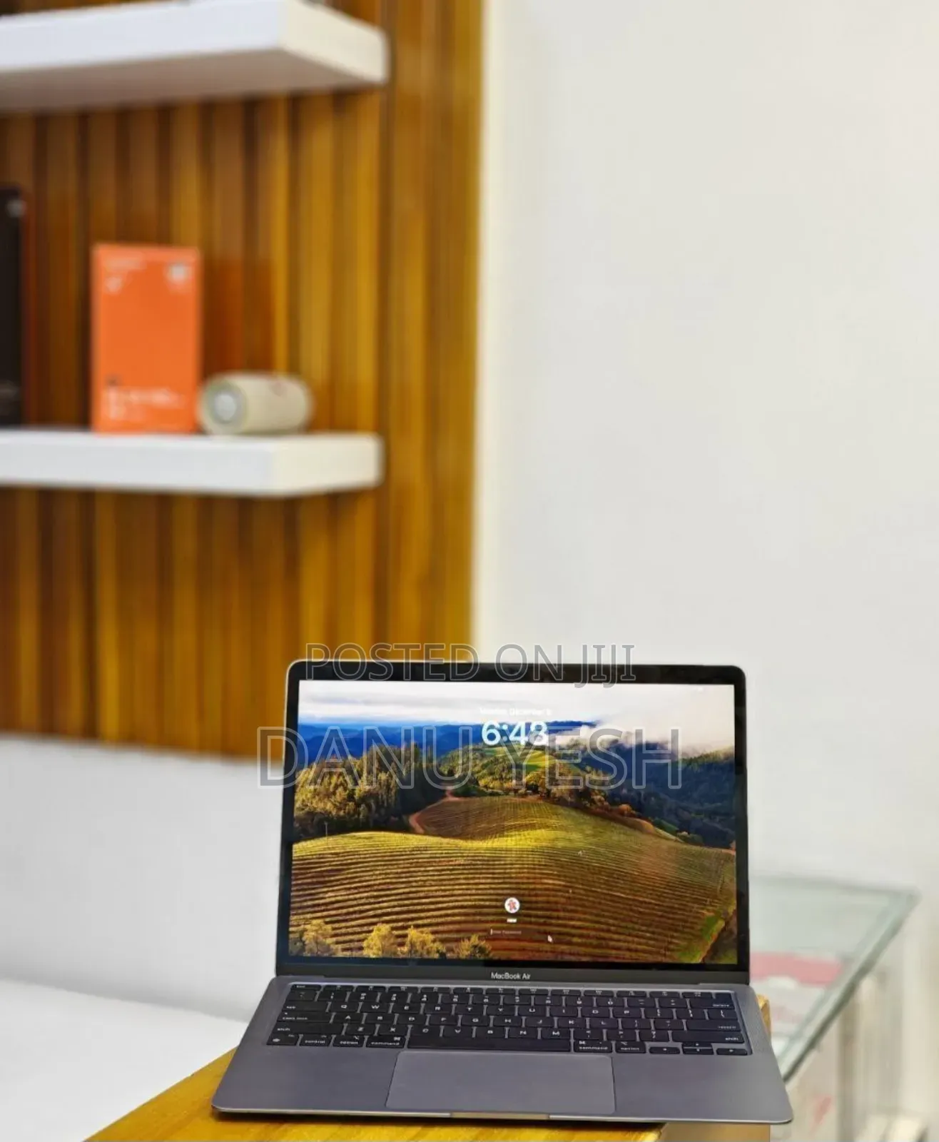 New Laptop Apple MacBook Air 2020 M1 8GB Apple M1 SSD 256GB