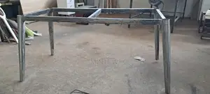 ፅድት አድርገን የdining Table ብረቶችን እናቀርብሎታለን