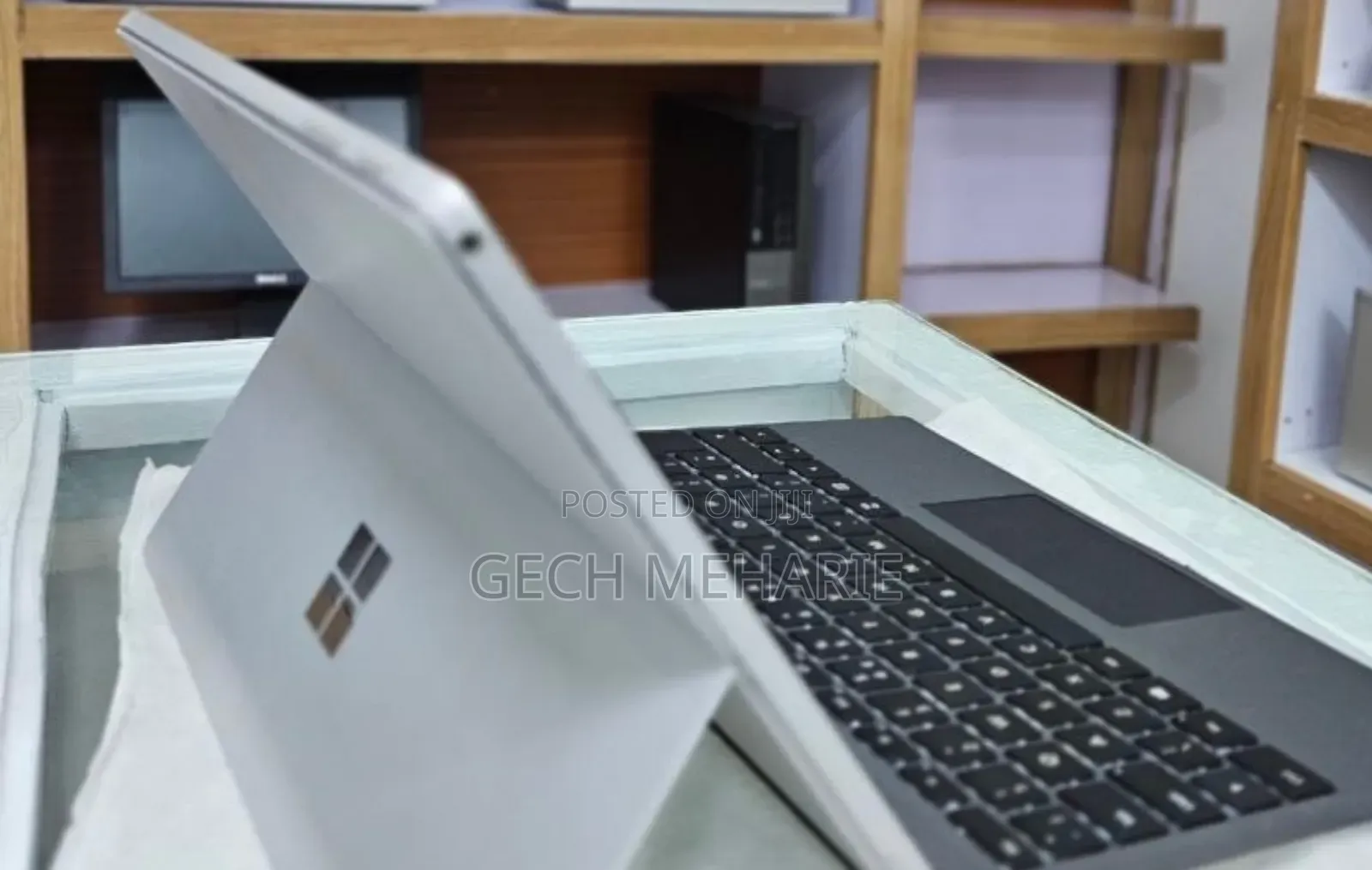 New Laptop Microsoft Surface Pro 7 16GB Intel Core I7 SSD 256GB